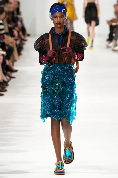 Look 28